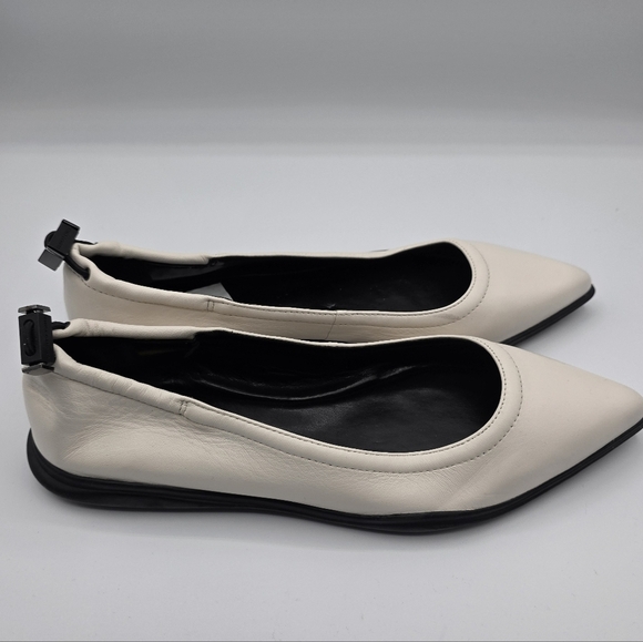 Vince Camuto Bendreta Sport White Pointed Toe Ballet Flats Size 9 NWT Cushioned - Picture 10 of 12